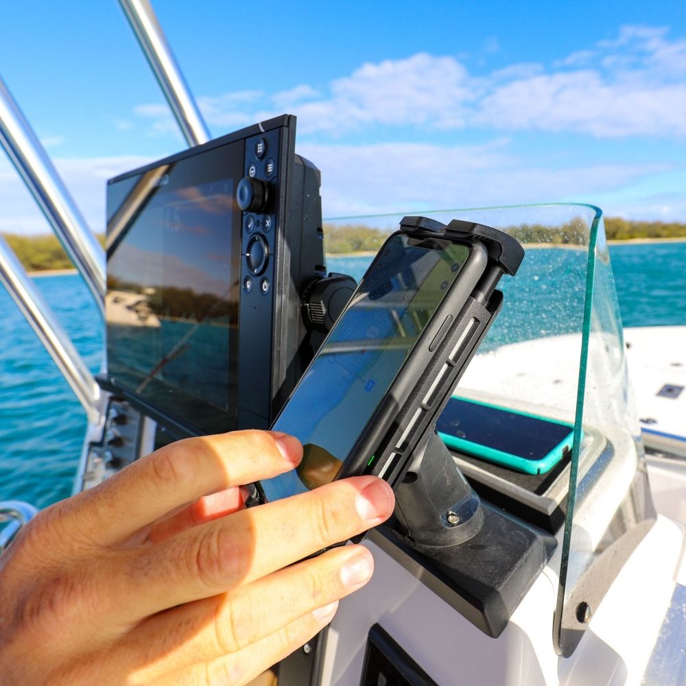 Rokk Wireless - Edge 15W Waterproof Adjustable Charging Mount 12/24V